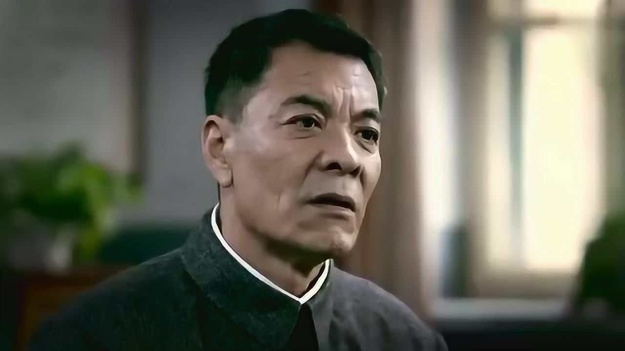 于无声处著名演员高明和刘威扮演军工厂厂长和保卫科科长