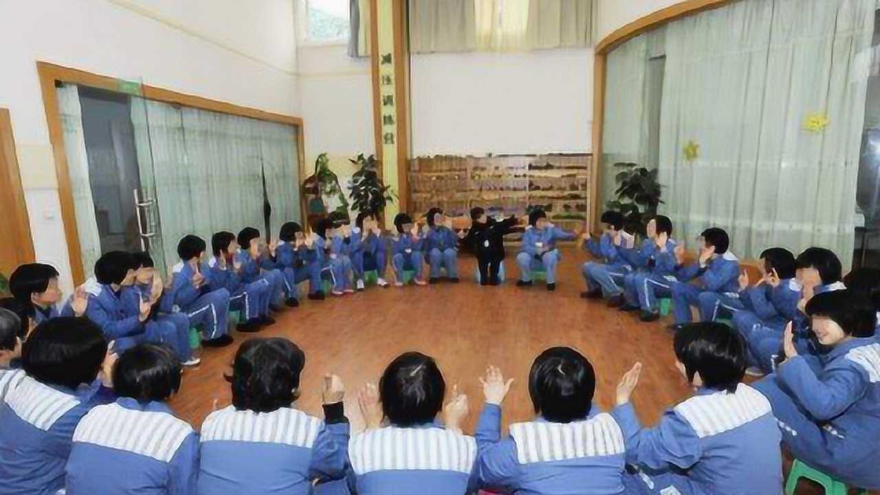 揭秘女子监狱内部真实生活遭狱警残忍的对待记录