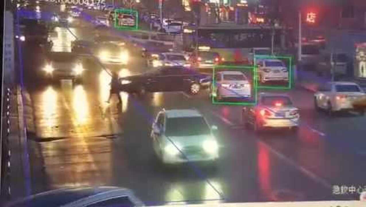 涨姿势！城市交通指挥中心，道路智能监控管理，智能违章抓拍_高清