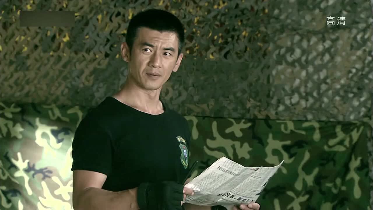 狗头老高尽会吓人这表情不知道以为欠他钱了