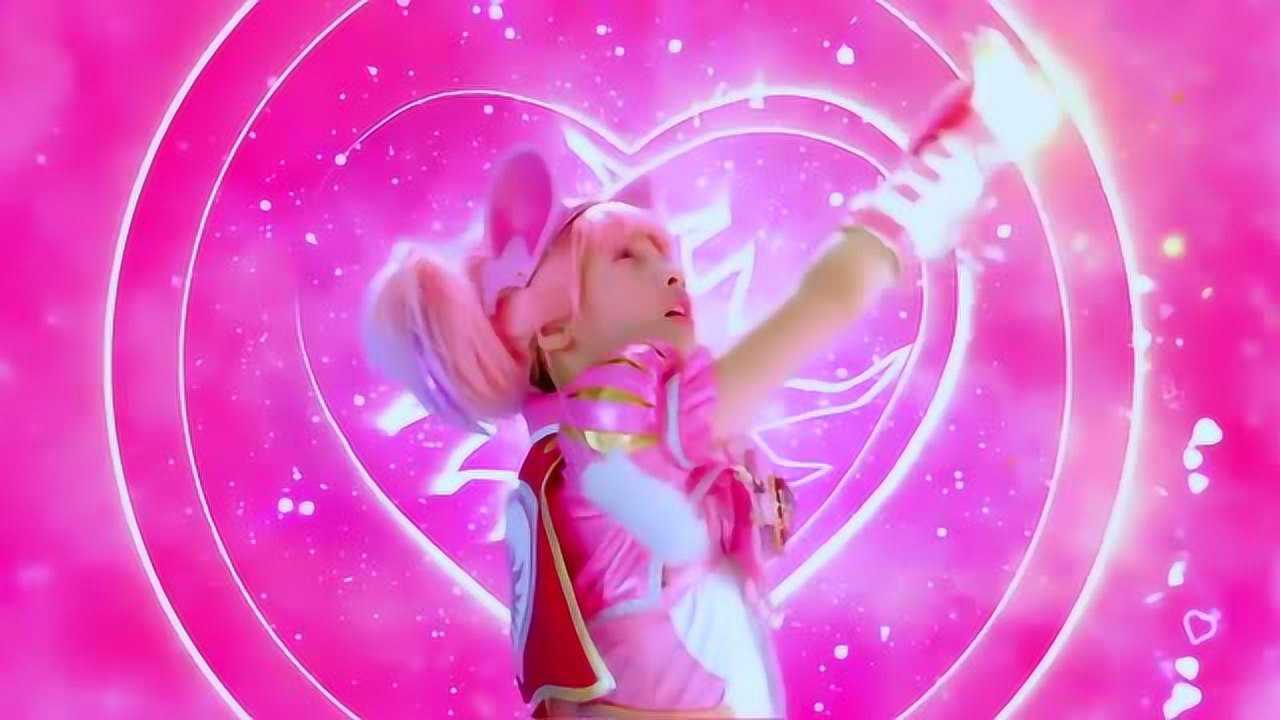 舞法天女:今天是礼拜天,怎么蓝天也来仙乐屋了呢