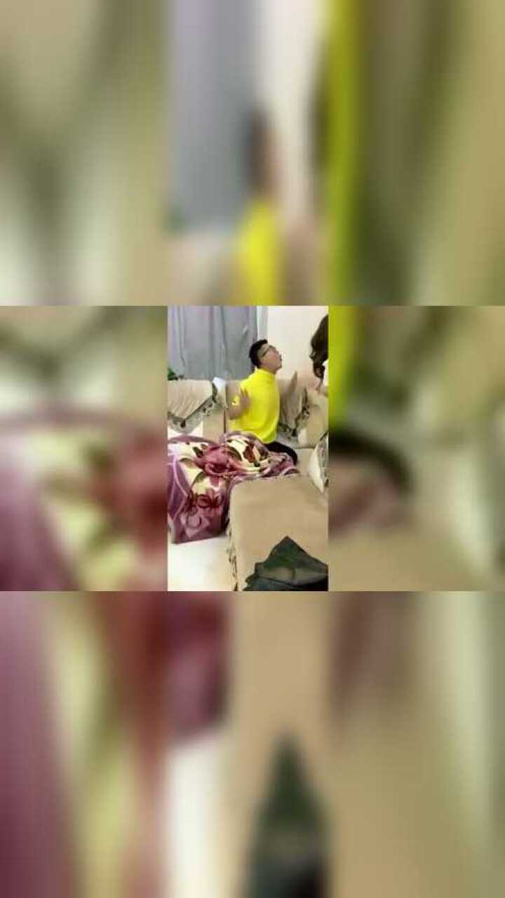 妹子尿急忍不住，找不到厕所，解决方式太高级！_腾讯视频