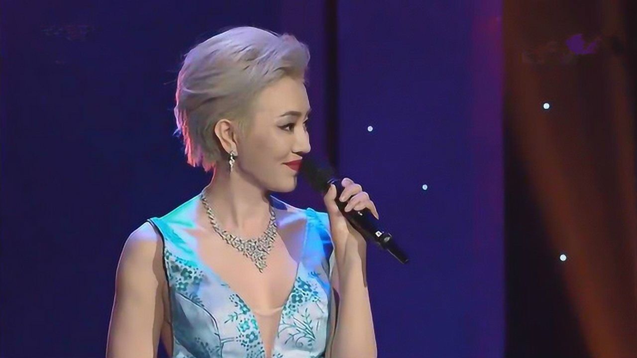 张丽模仿梅艳芳相似度百分百一曲一生爱你千百回太好听了