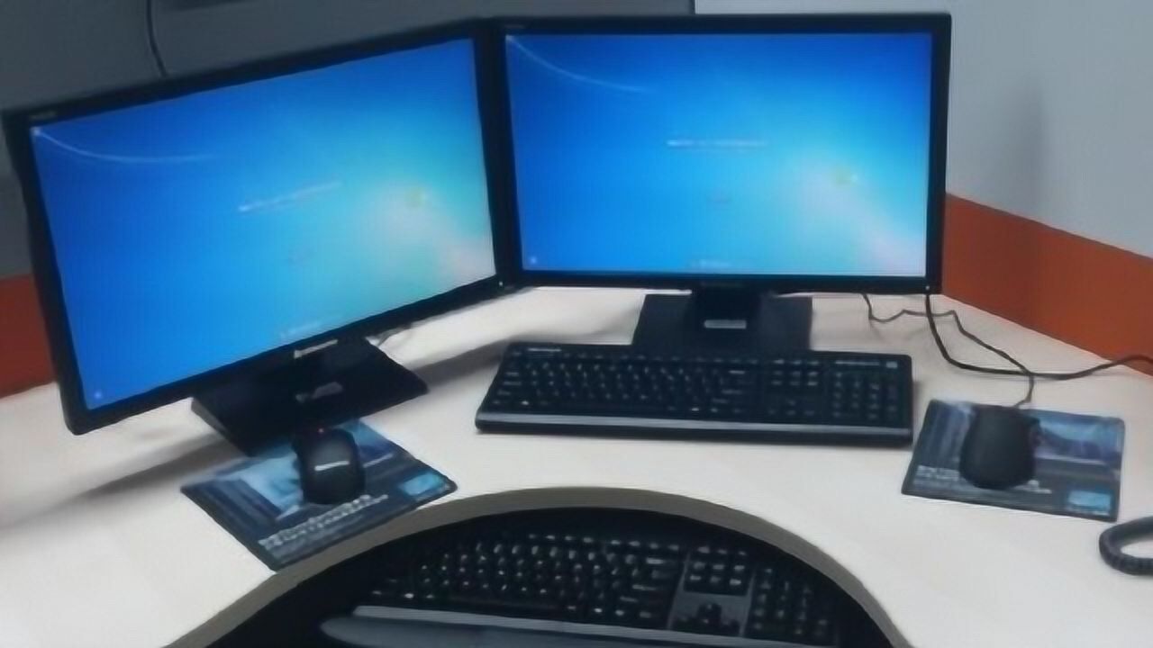 如何设置一台电脑两个显示器？_高清