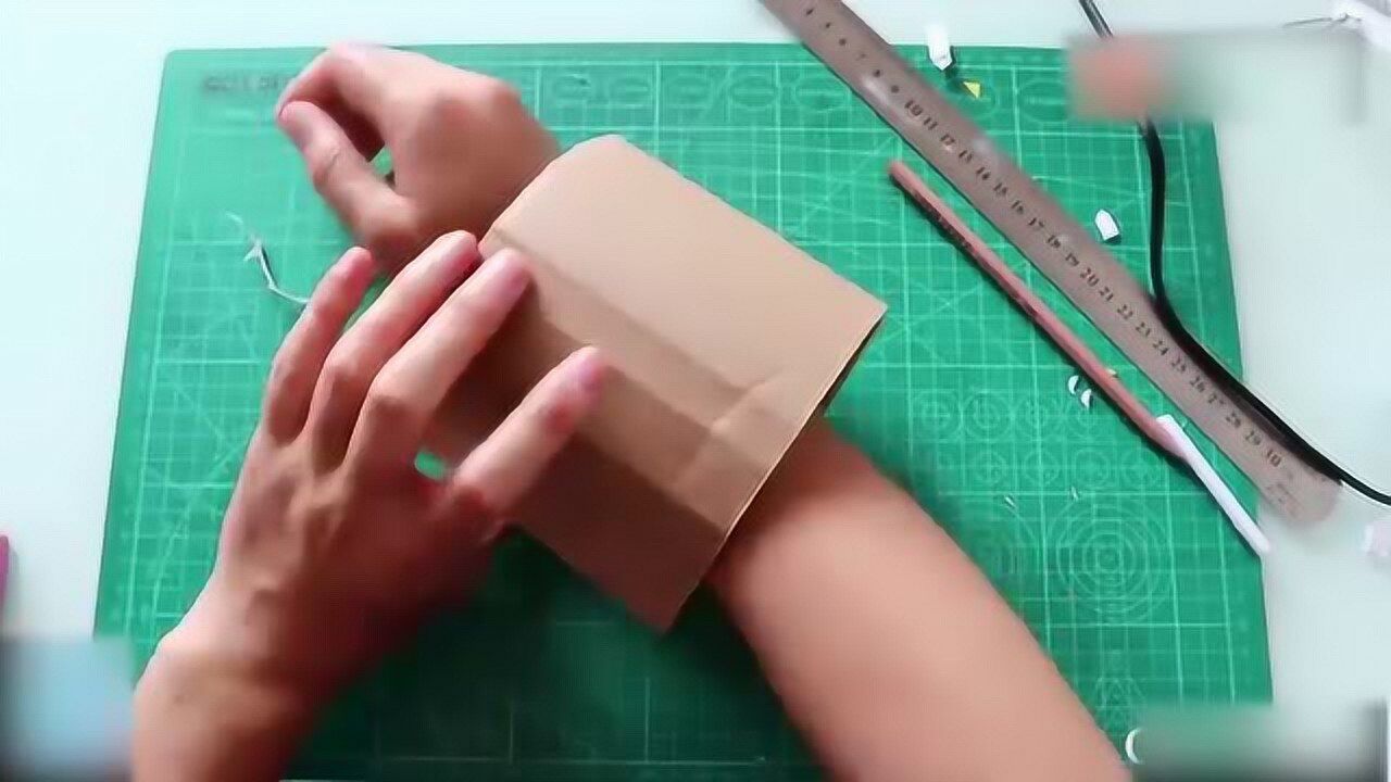 帅气的唐门暗器袖箭折纸做法非常简单来学学吧