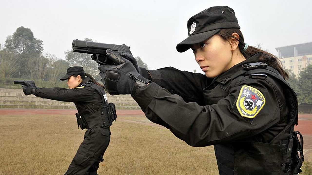 中国第一美女警花57秒徒手爬五层楼硬气功让160个国家特警叹服