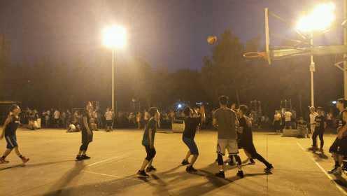 家乡|炎热夏季的夜晚，篮球场上依然激情四射！