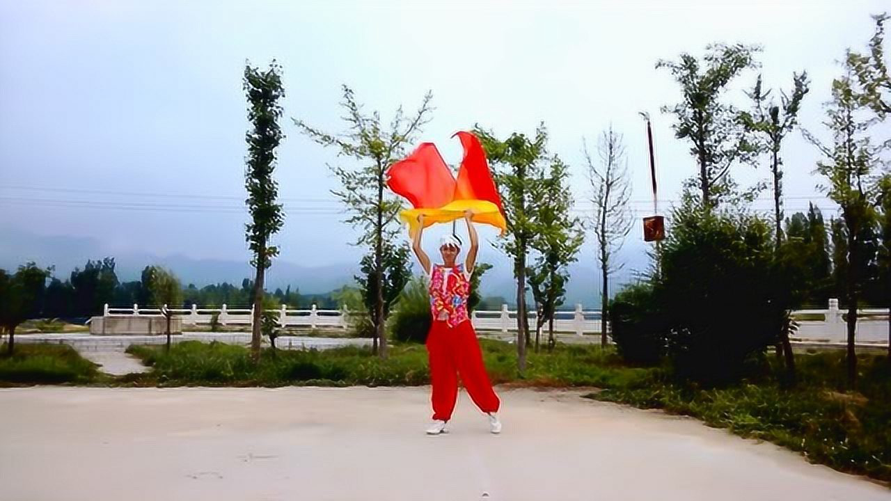 雨凡广场舞队形版《东方红 红艳艳》分解教学