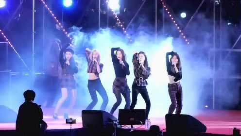 Red Velvet大学庆典带来《Power Up》精彩舞台，是性感美丽的红贝贝