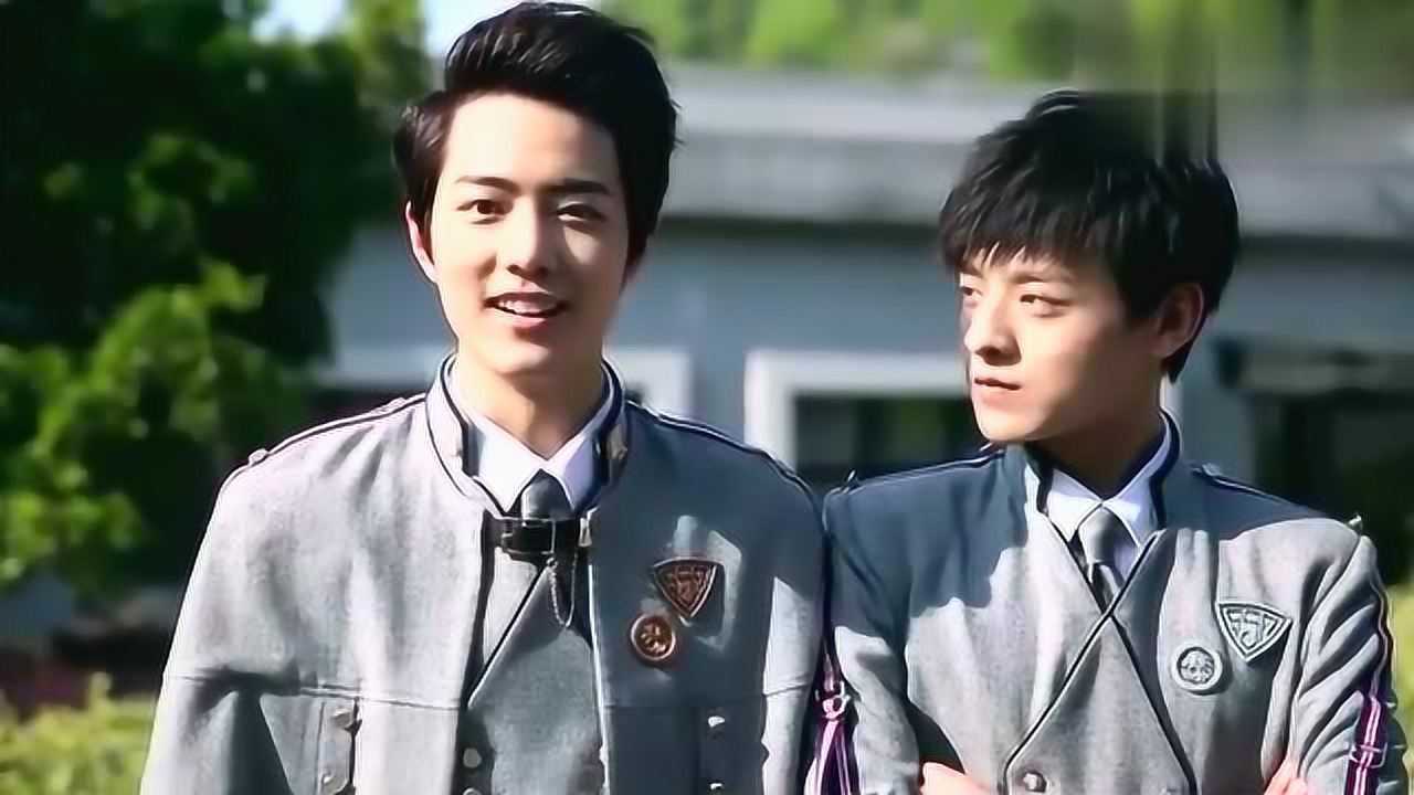 白澍调侃肖战超搞笑没想到为了拍戏肖战脸上的痘痘都开花了