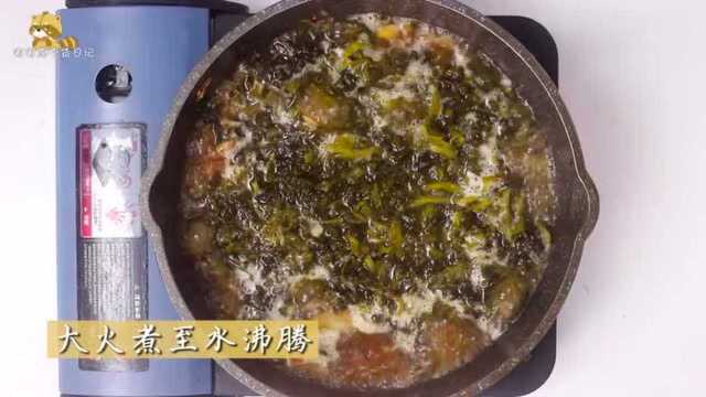 嘟嘟熊吃货日记,酸菜烩猪肉