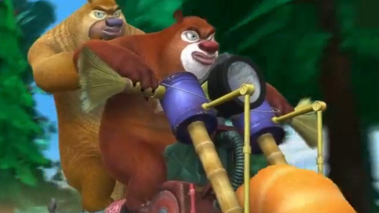 熊出没熊大熊二骑摩托车追光头强就这样上演了摩托赛太逗了