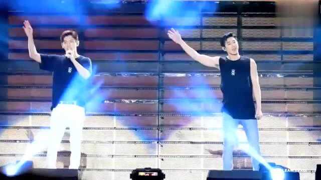 TVXQ单独演唱会:不跳舞安静唱歌的东神,是天籁之音