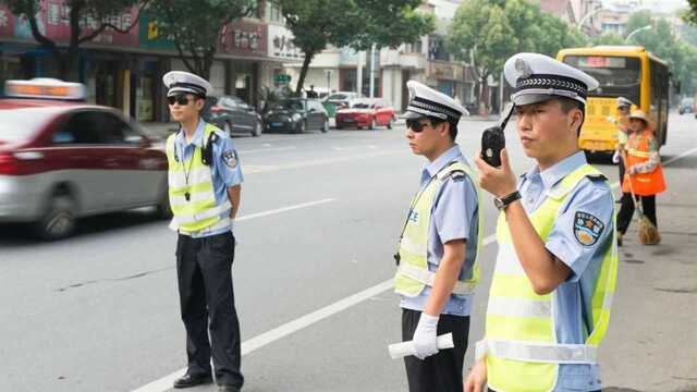 辅警工资低、待遇还不好,为什么还有这么多大学生抢着做?