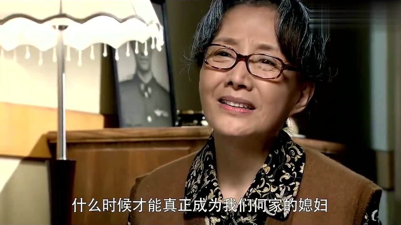 何晨光的老婆图片