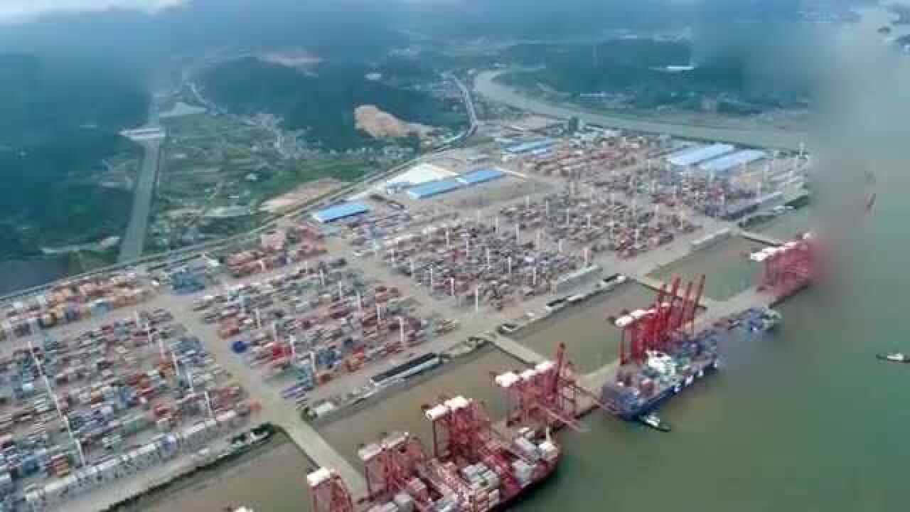 在包玉刚的努力下,宁波北仑港已经成为世界吞吐量第一大港_高清1080P在线观看平台_腾讯视频