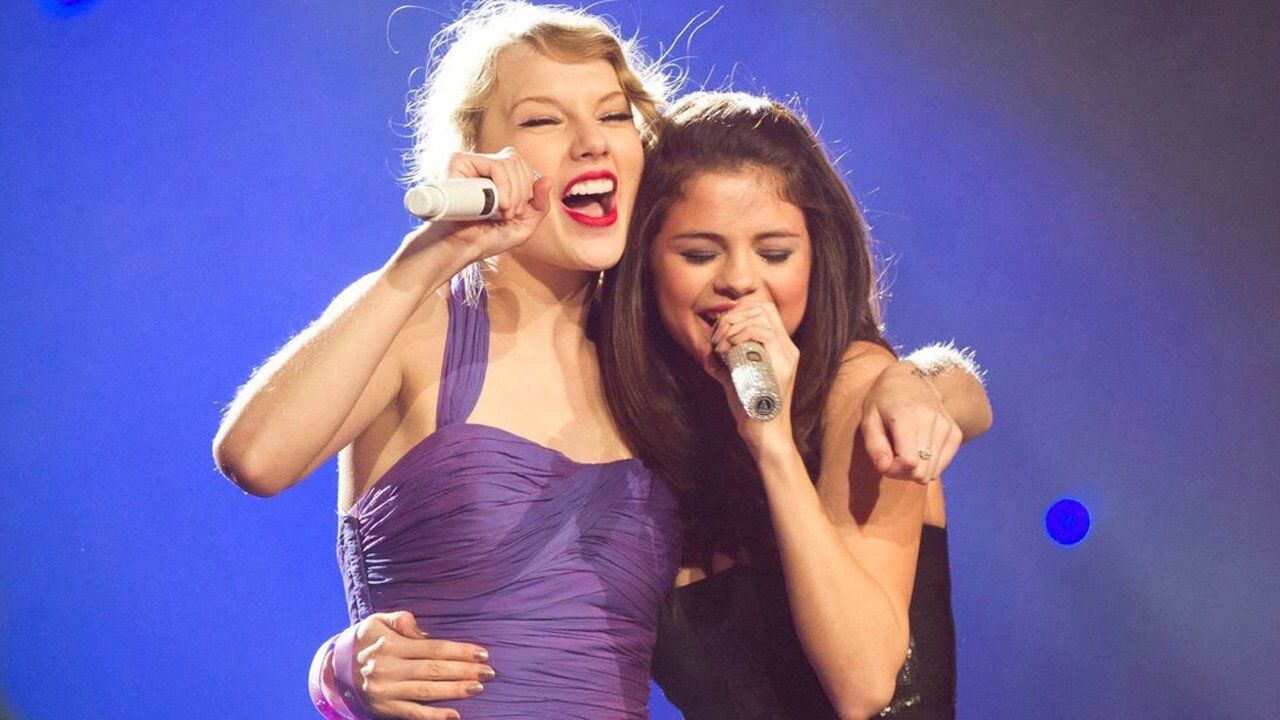 霉霉的经典歌曲《shake it off》,好闺蜜赛琳娜版本你有听过吗?