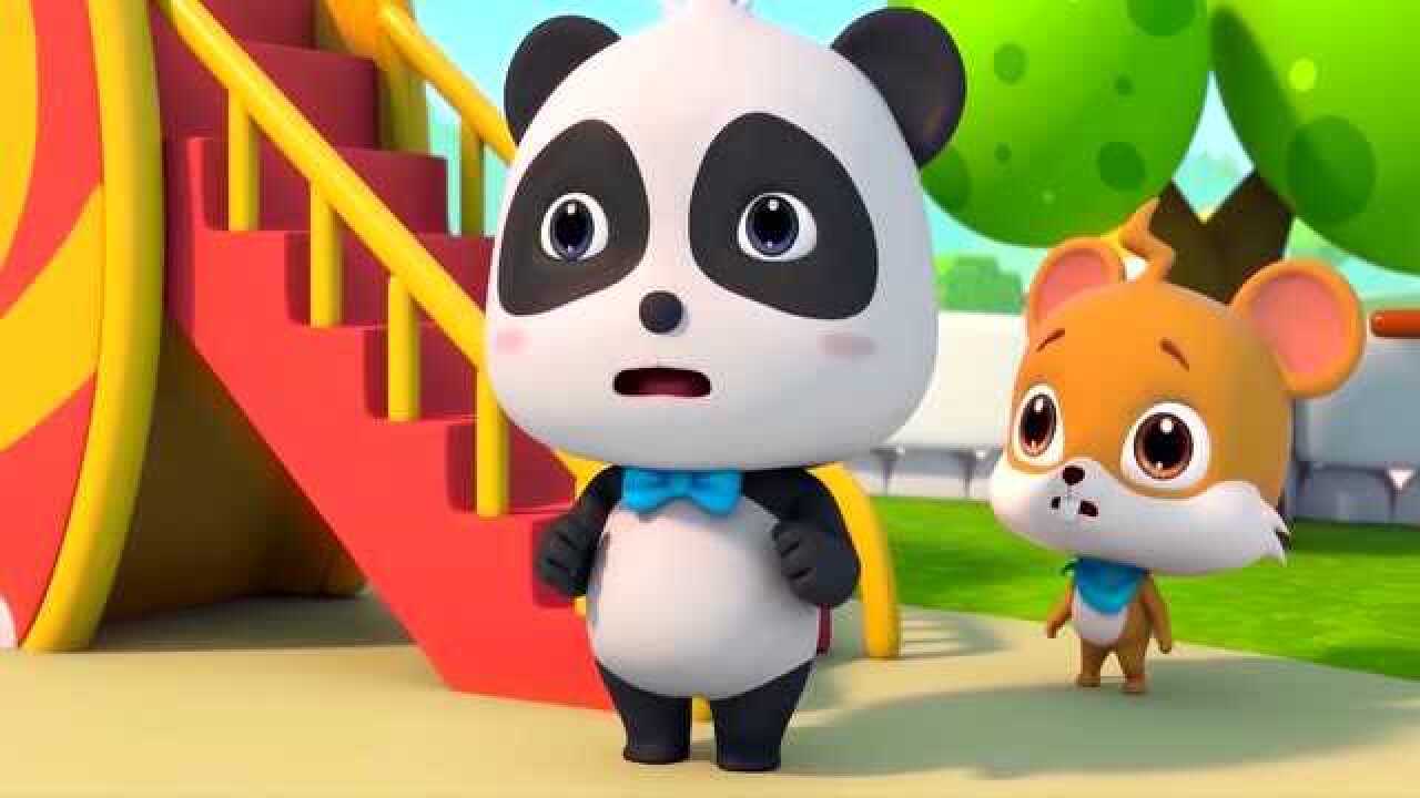 宝宝巴士奇奇和皮皮都要玩滑梯排队玩更好玩哦