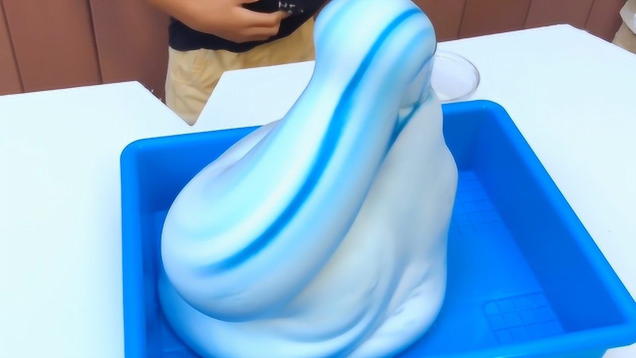 5个神奇的科学实验大象牙膏法老之蛇磁流体太有趣了