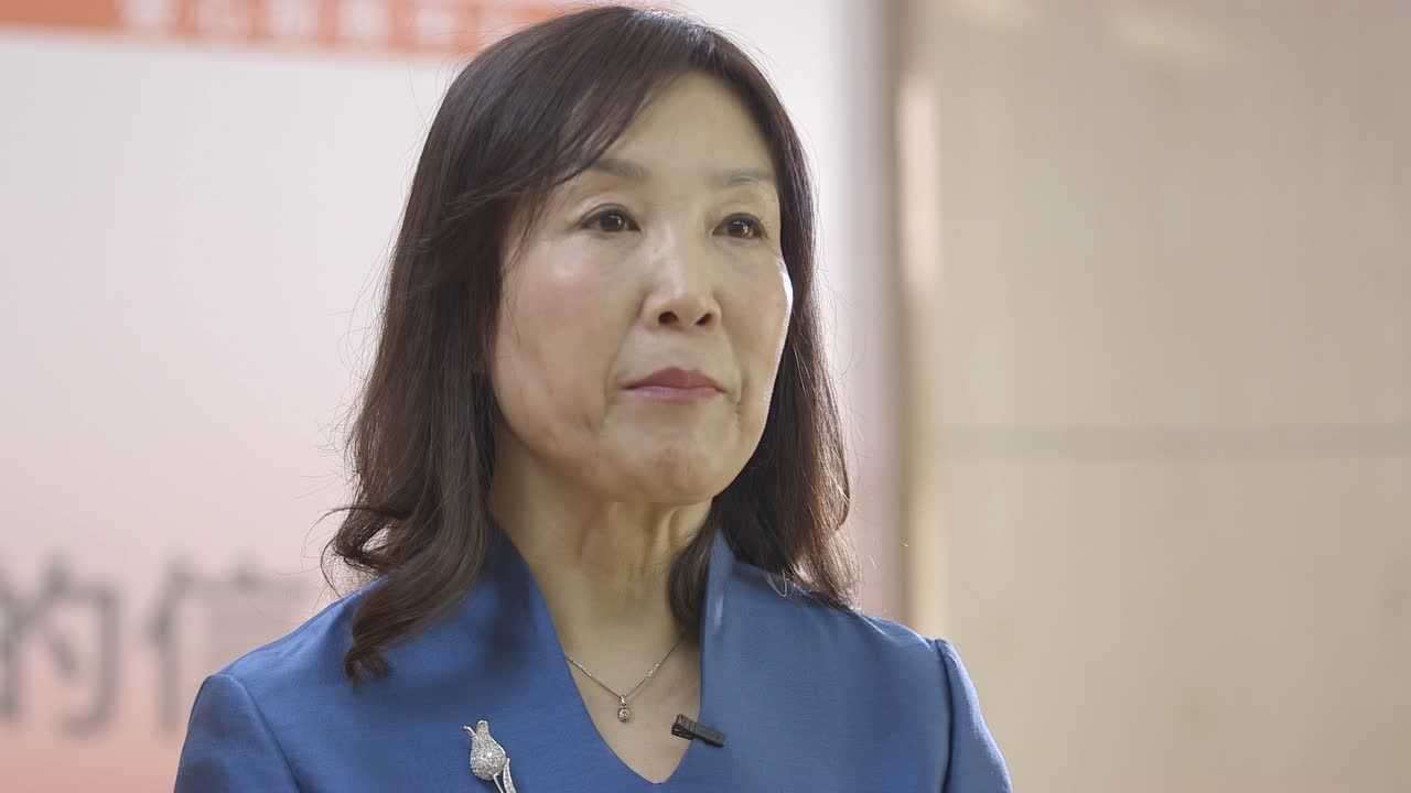 表演者:李淑芳(青岛市委会)