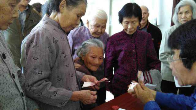 家里的八十岁老人,能领多少高龄补贴?看完赶紧转告家人