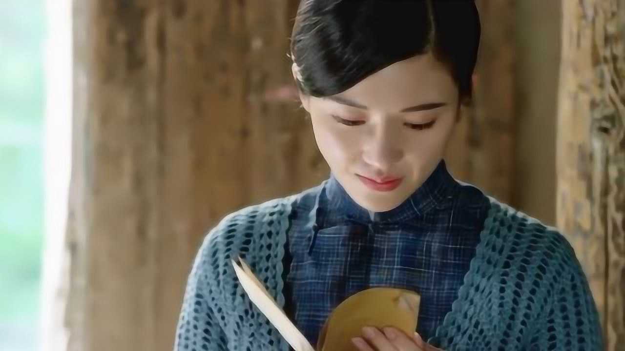 夏雨竹拿着老公写的书,瞬间泪如雨下,得知他曾经是风云人物!