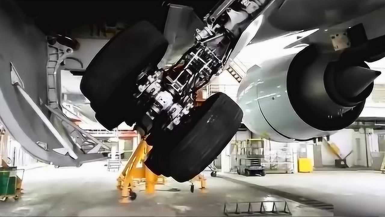 波音777起落架收放测试现场这画面看着有点催眠