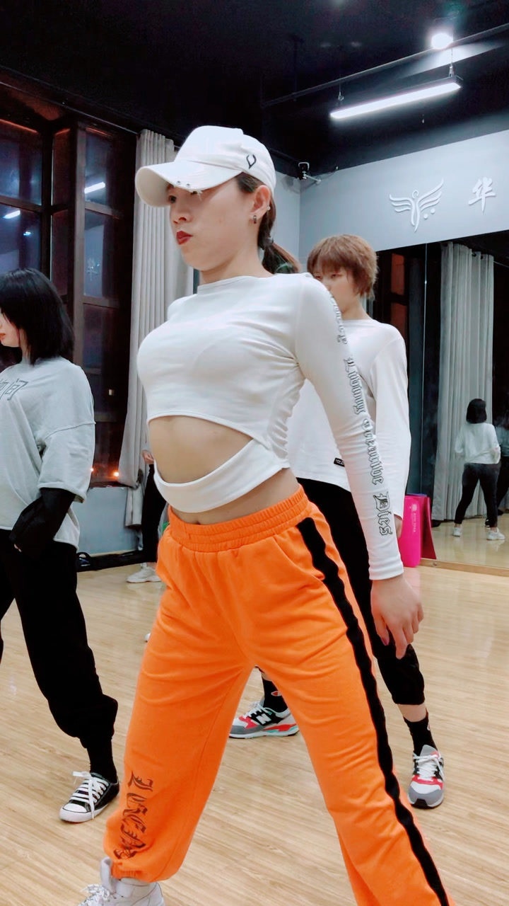 爵士舞基本功转胸练习