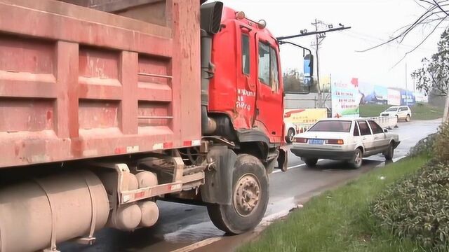 浙江安吉:男子C1驾照驾驶大货车 因准驾不符被查