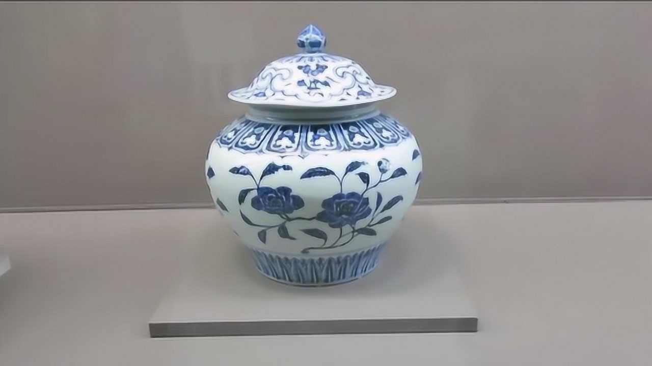 台北故宫馆藏青花瓷,明宣德青花花卉纹盖罐