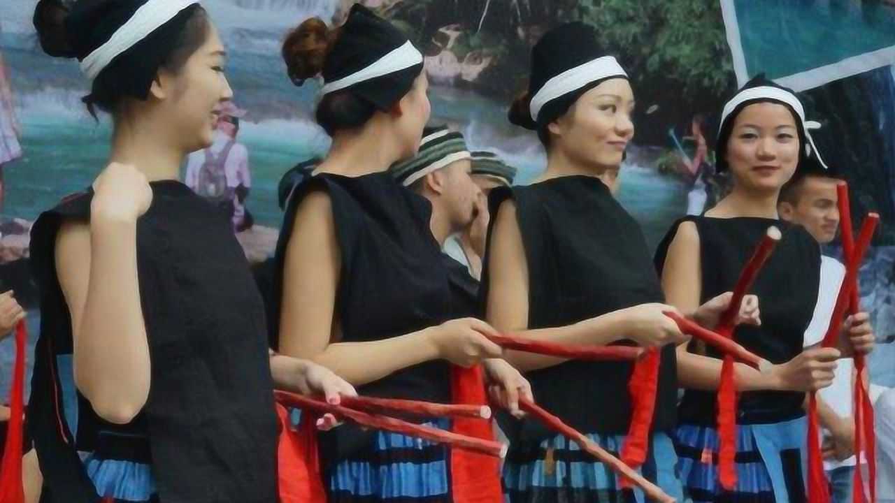 白裤瑶族女人不穿内衣的传统,流传了上千年_腾讯视频