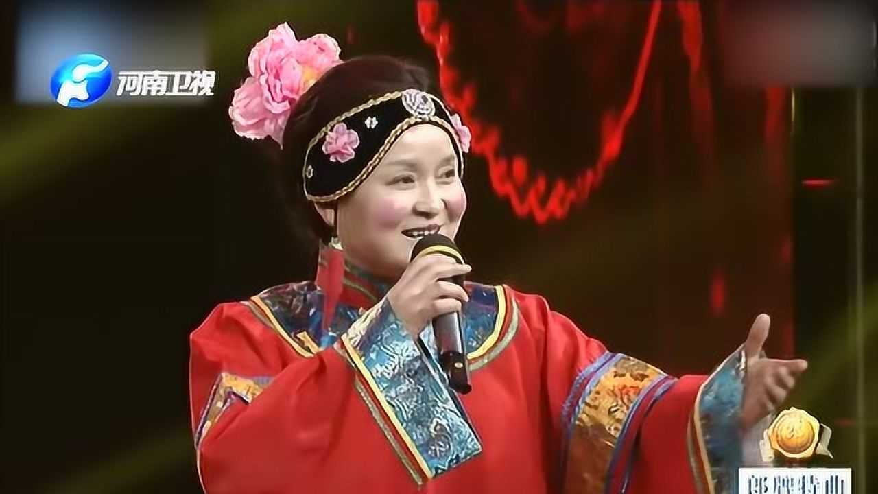 梨园春:中原第一名丑张晓英啥都能来呀,曲剧越剧豫剧,难不倒!