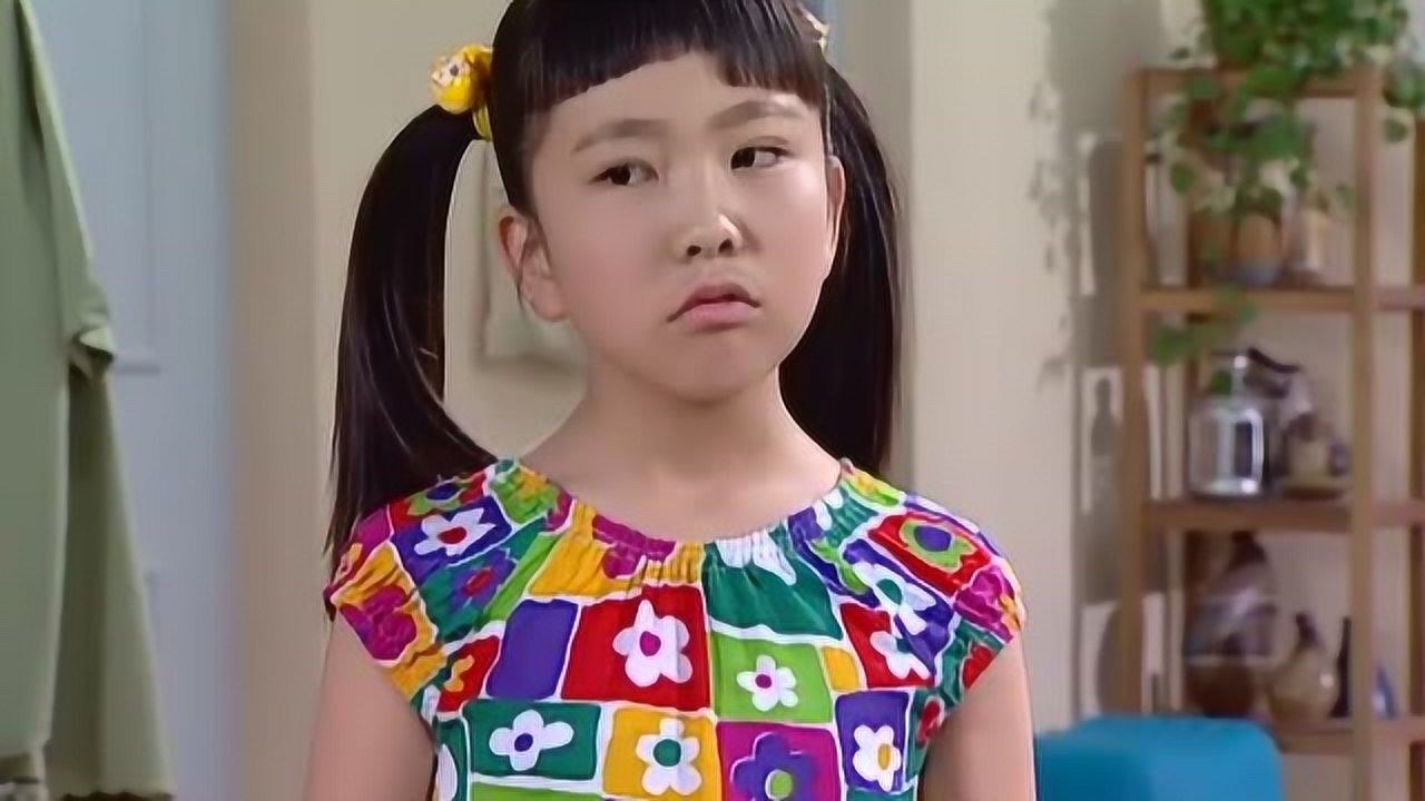 刘星为了朵朵手里的废电池一通忽悠太搞笑了朵朵直接傻了