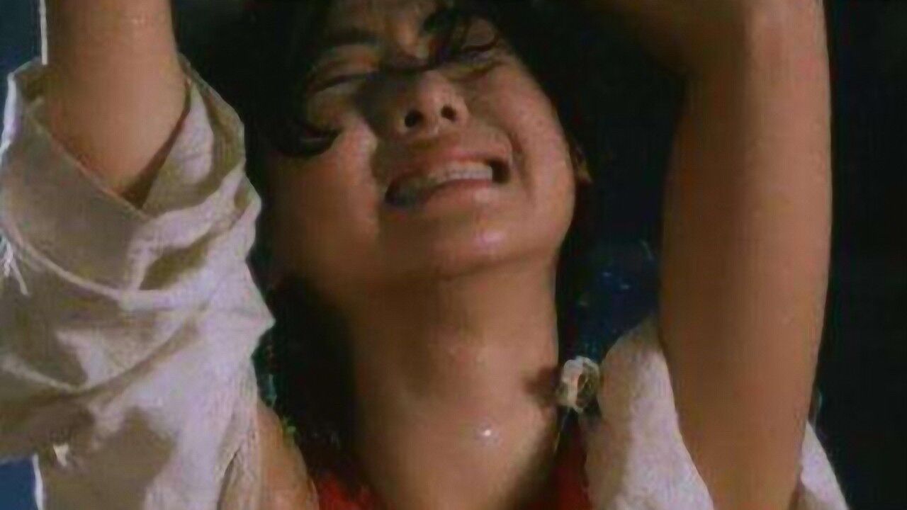 童养媳倾国倾城每天都被用酷刑骑木驴现场惨叫连连