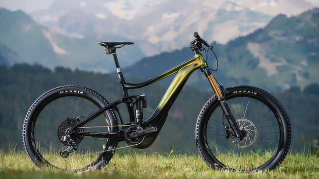 giant丨捷安特电助力enduro车型reigne