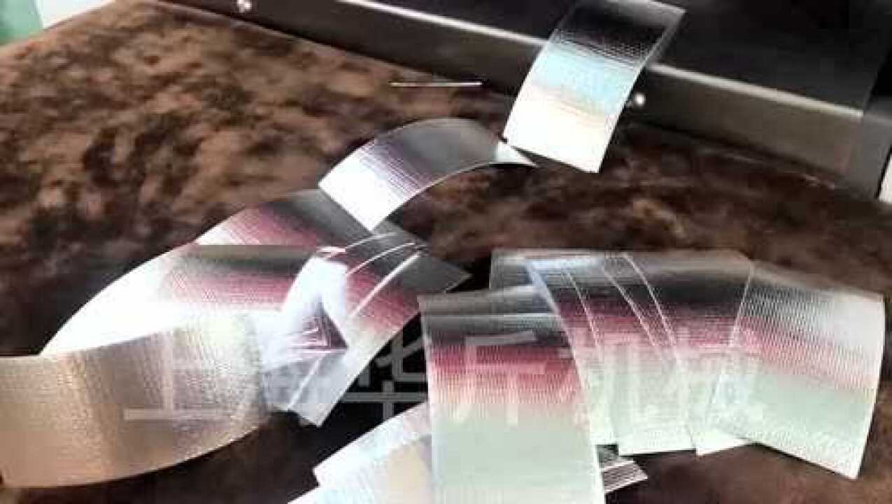 铝箔胶带剪切机演示视频裁切机厂家华斤机械_腾讯视频}