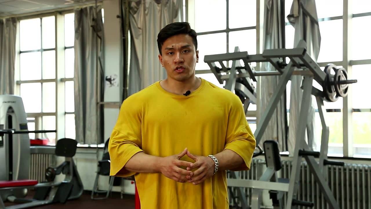 【秀健身app】周大伟手臂肱二头肌训练_腾讯视频