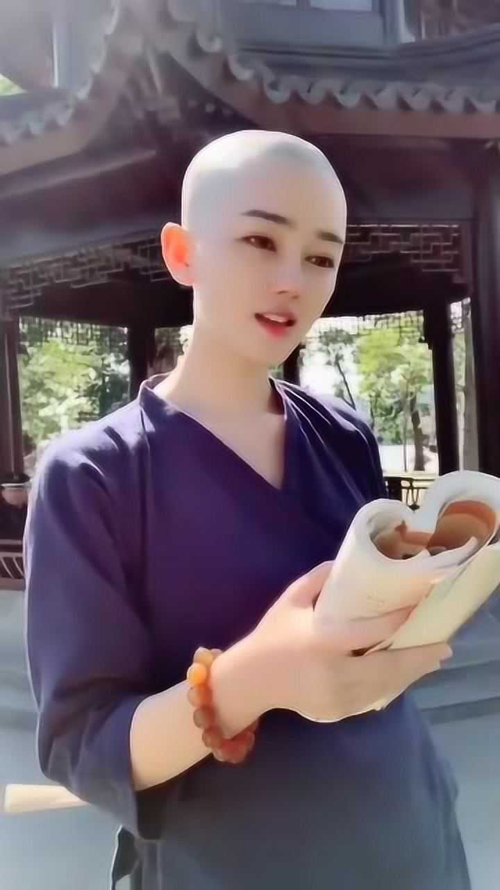 一心向佛的美女虽然是光头也抵挡不住颜值