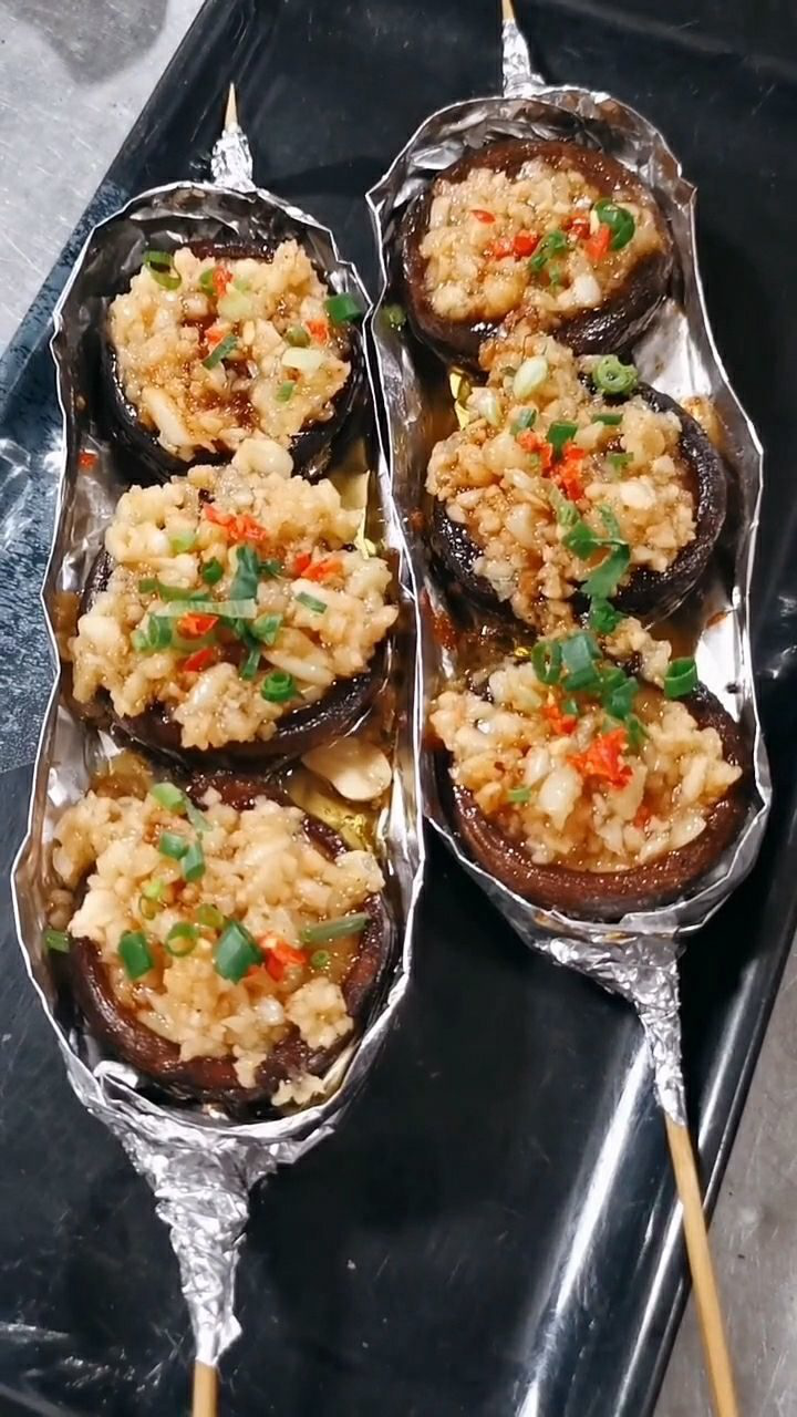 蜜汁香辣烧烤香菇,用锡纸烤出来的味道就是美味