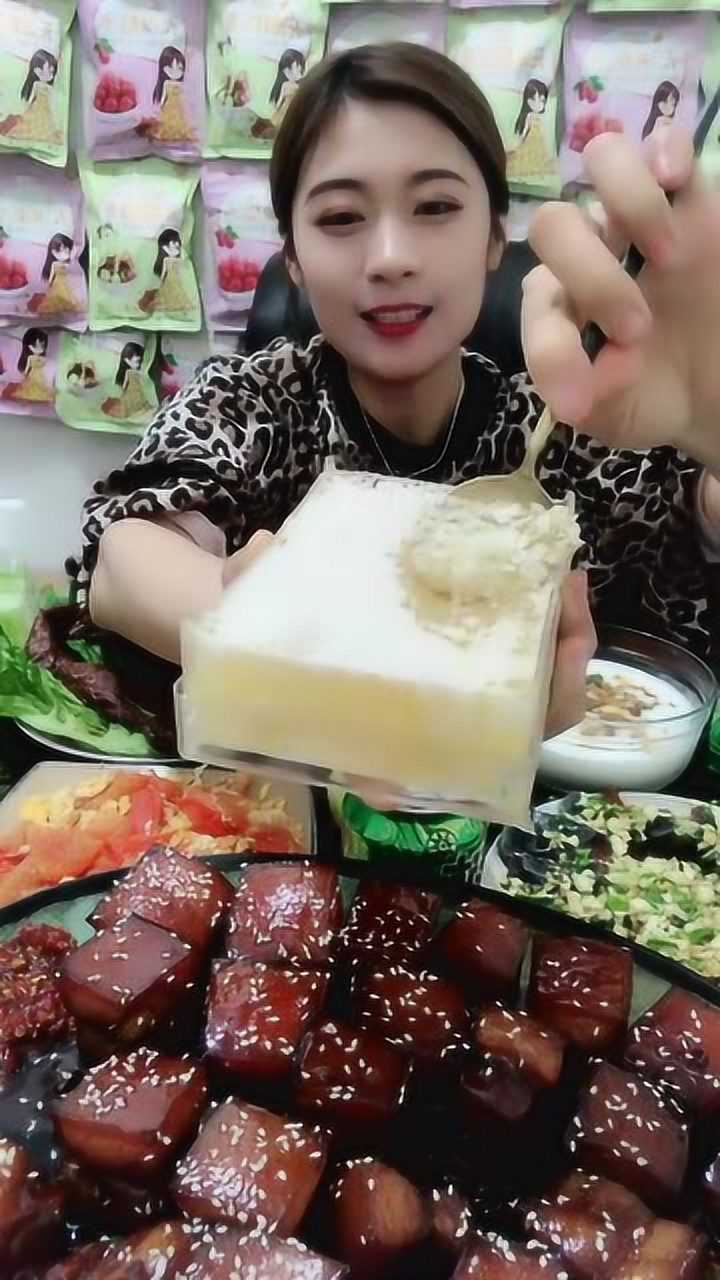吃播小妹吃的这是什么?网友:看着真好吃啊!