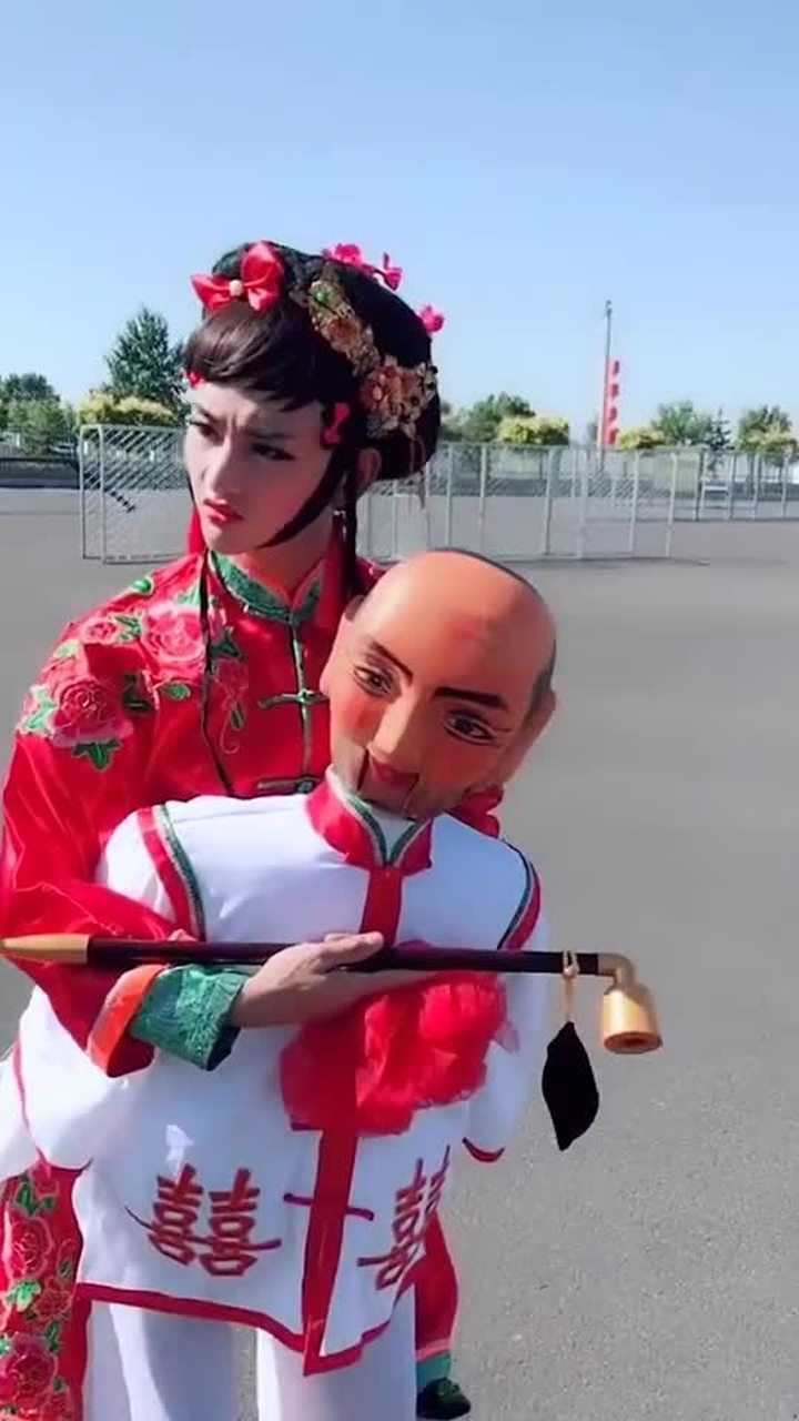 跟我一样看了好几遍的请举手童美人给这小伙一个天大的惊喜