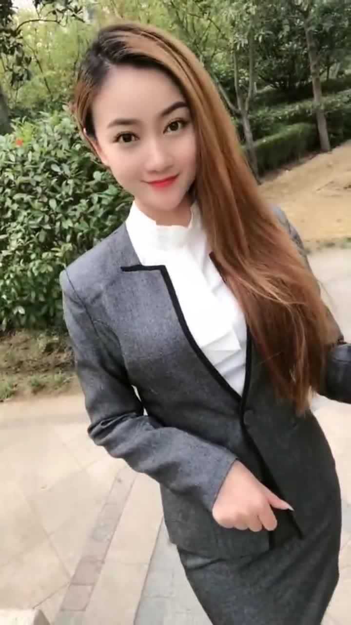 气质美女职场自拍图片