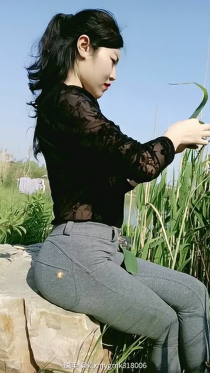 野外抓拍时尚女郎,气质唯美很优秀_腾讯视频