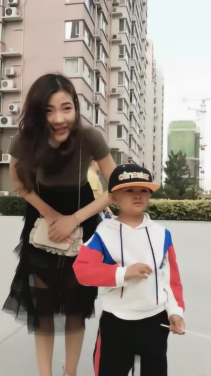 小马云的私人保姆曝光长相清秀身材匀称网友保姆这么漂亮