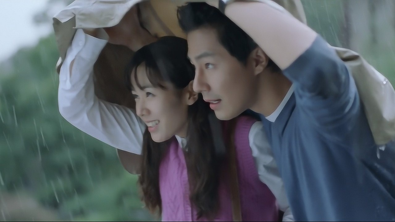 一首唯美好听的感人歌曲李健假如爱有天意月光如春风拂面