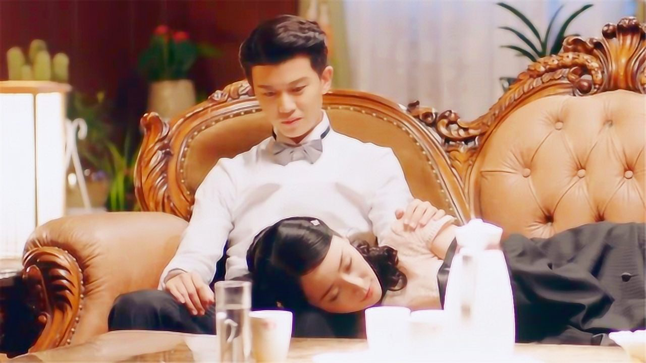 《秋蝉》李曼在任嘉伦怀里撒娇,任嘉伦满脸宠溺,李曼乐开花