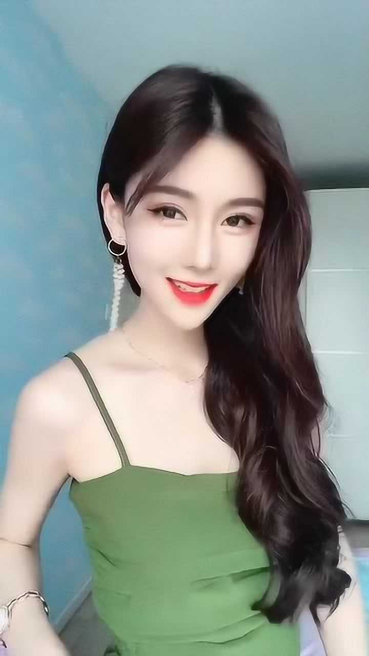 姐姐在家穿的这么漂亮拍视频还不如出去找个男朋友急死我了