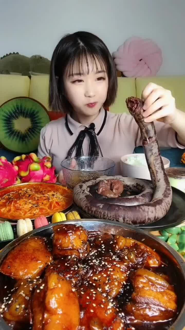 宰杀美女吃肉图片