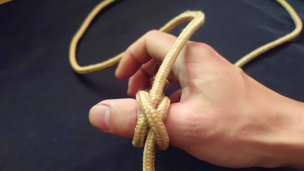 农村把这个绳结叫猪蹄扣单手打法十个人就有九个不会