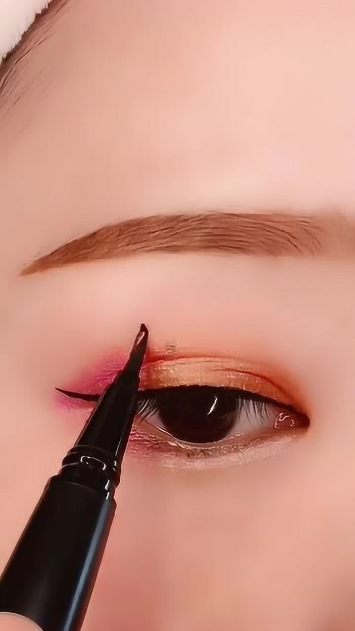 儿童节可爱迷人眼妆画法不会画的宝妈进一看就会